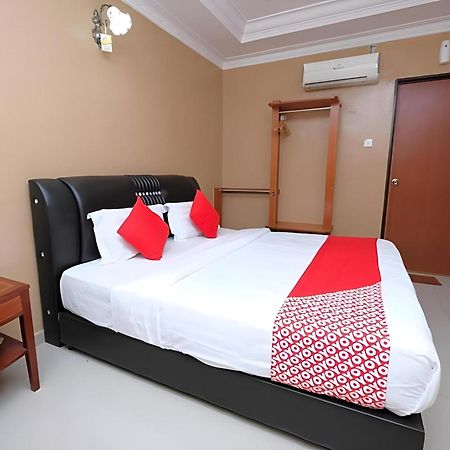 Super Oyo 707 Ayuni Hotel Bangi Extérieur photo