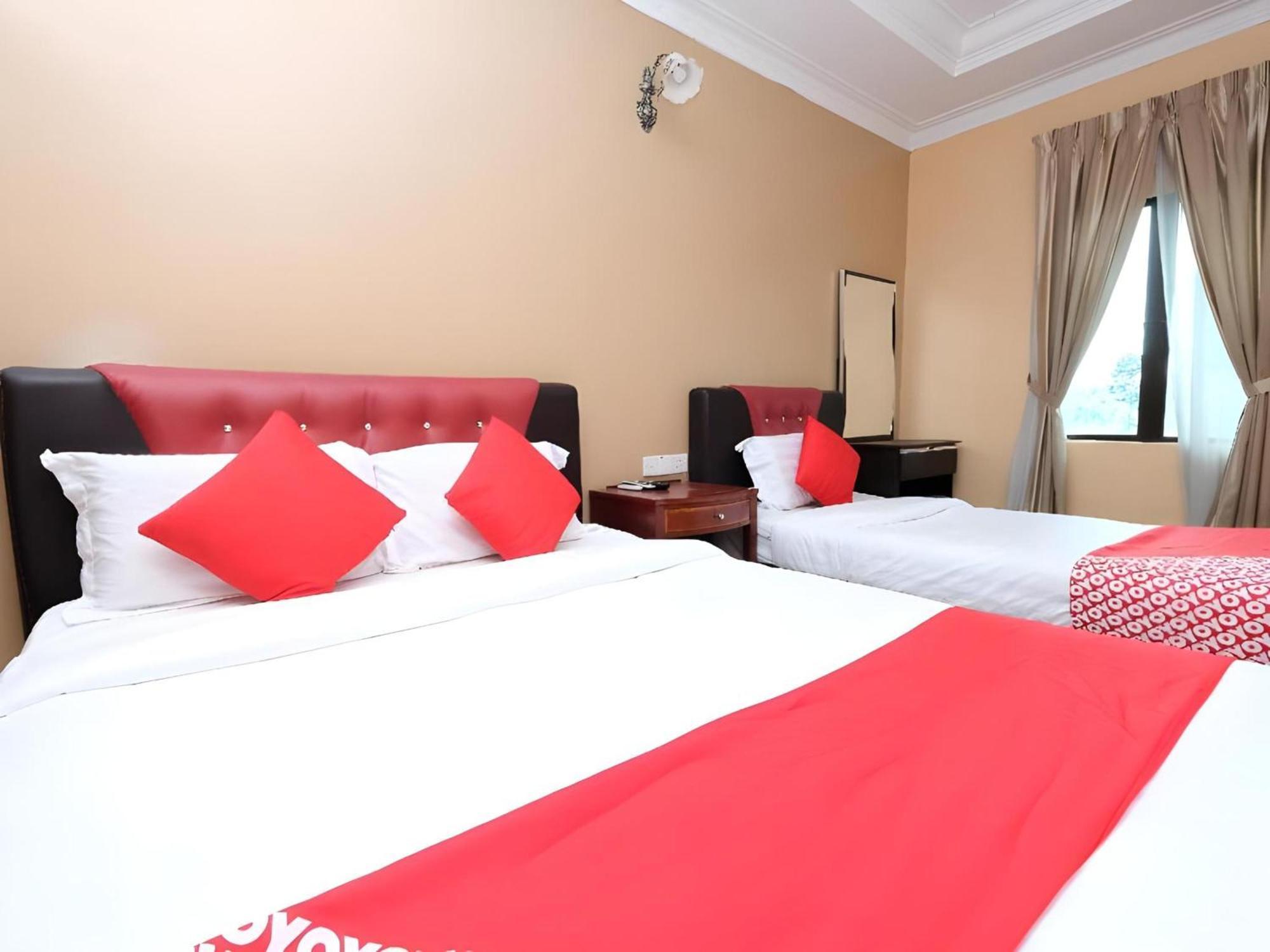 Super Oyo 707 Ayuni Hotel Bangi Extérieur photo
