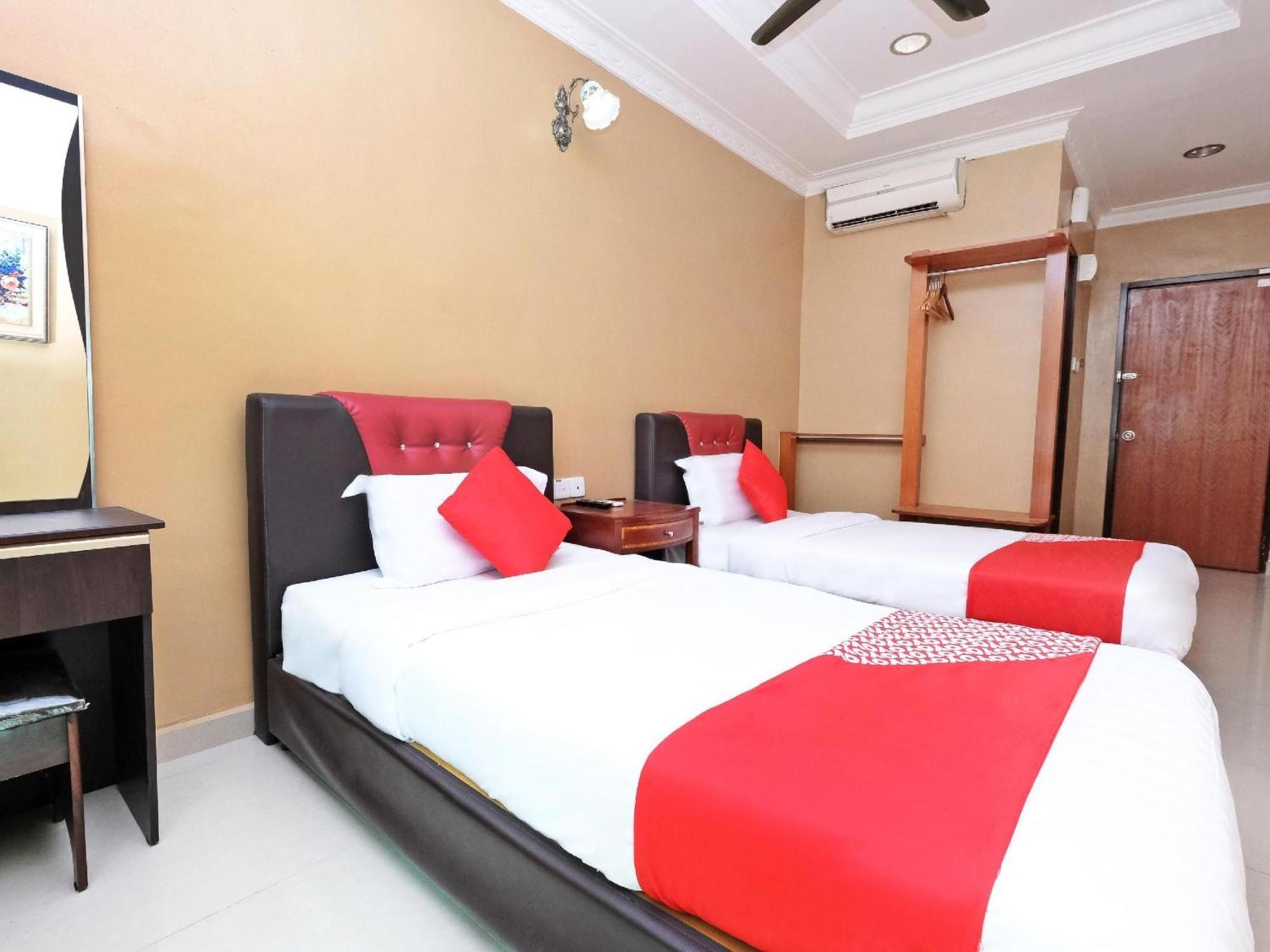 Super Oyo 707 Ayuni Hotel Bangi Extérieur photo