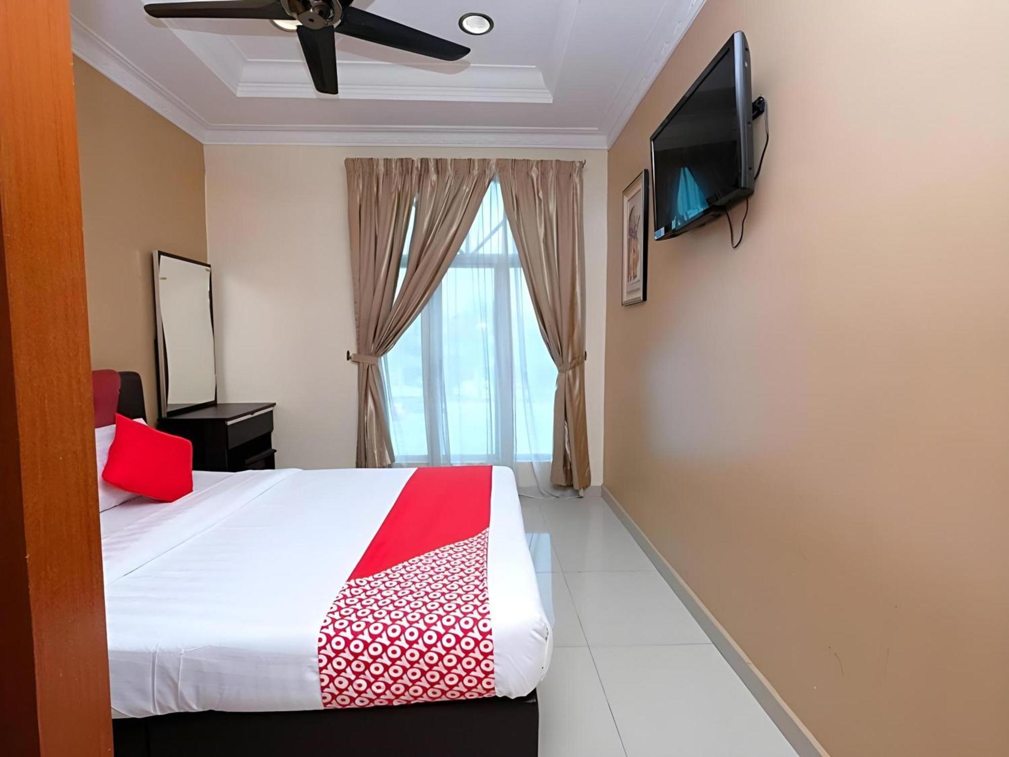 Super Oyo 707 Ayuni Hotel Bangi Extérieur photo