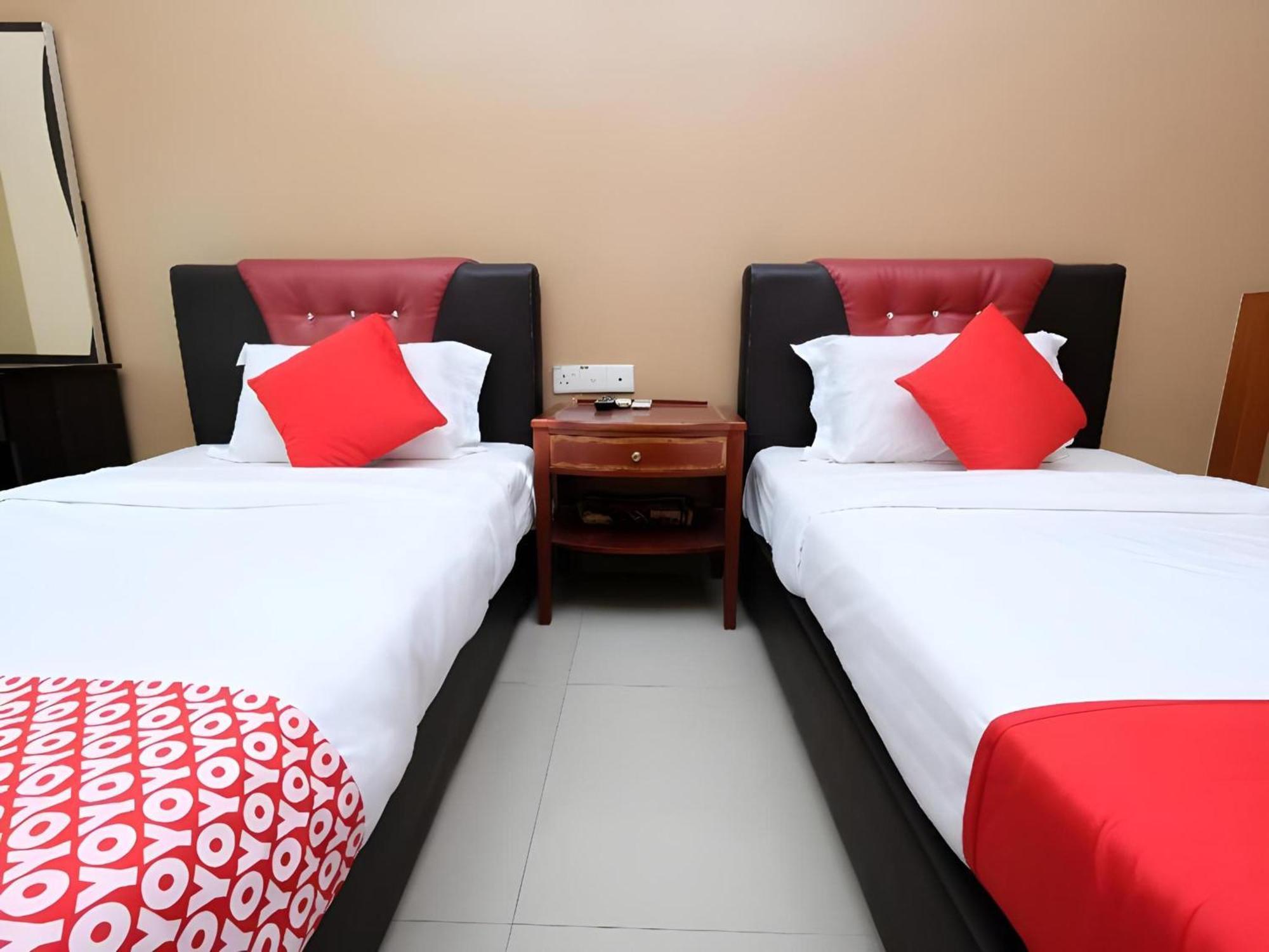 Super Oyo 707 Ayuni Hotel Bangi Extérieur photo