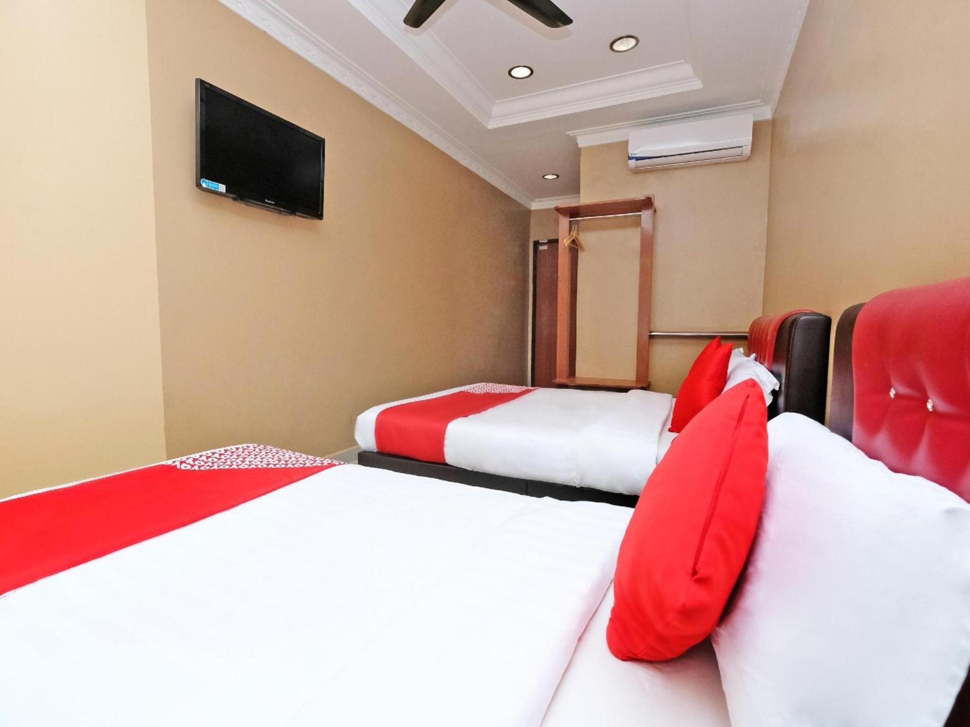 Super Oyo 707 Ayuni Hotel Bangi Extérieur photo