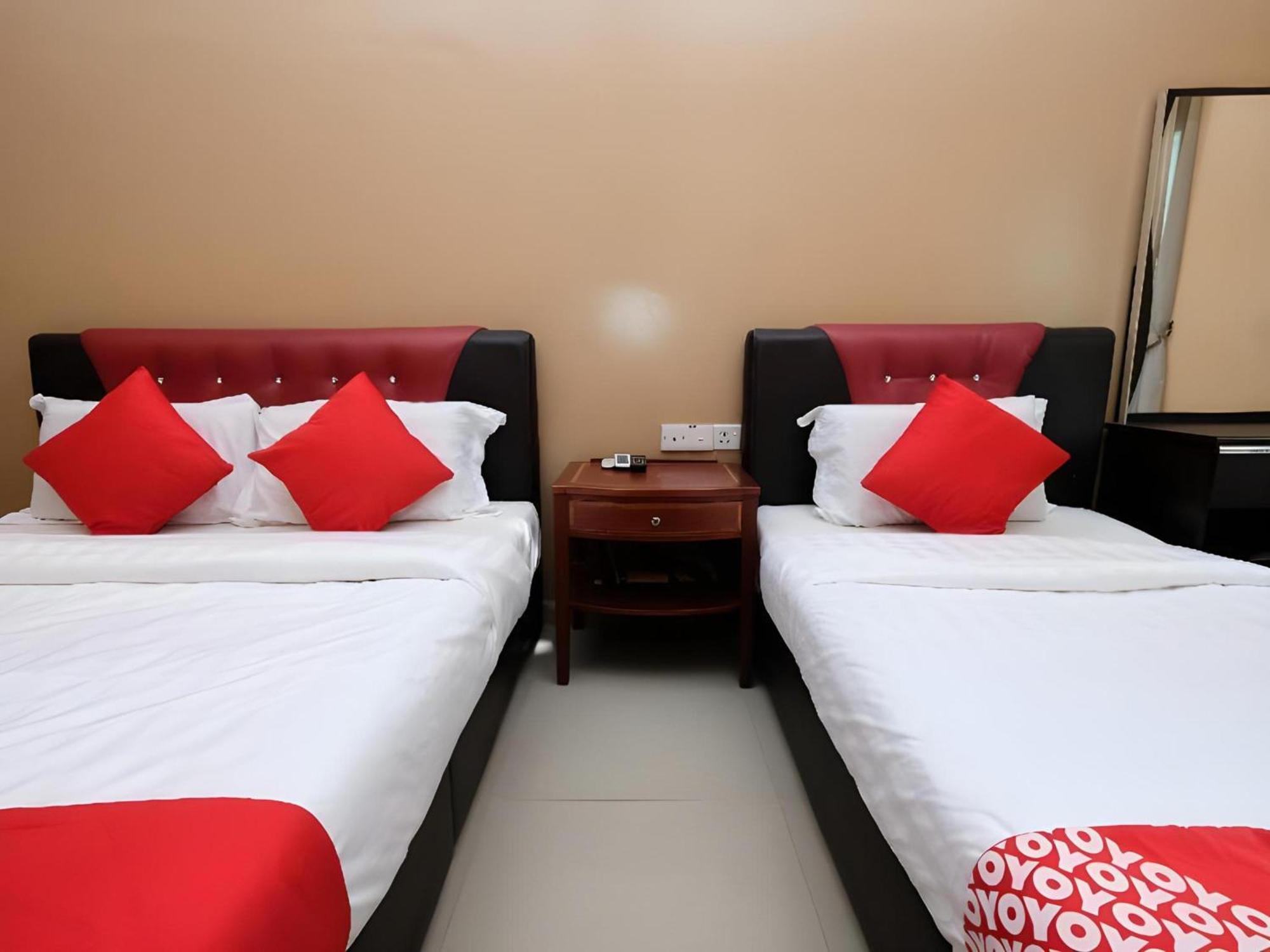 Super Oyo 707 Ayuni Hotel Bangi Extérieur photo