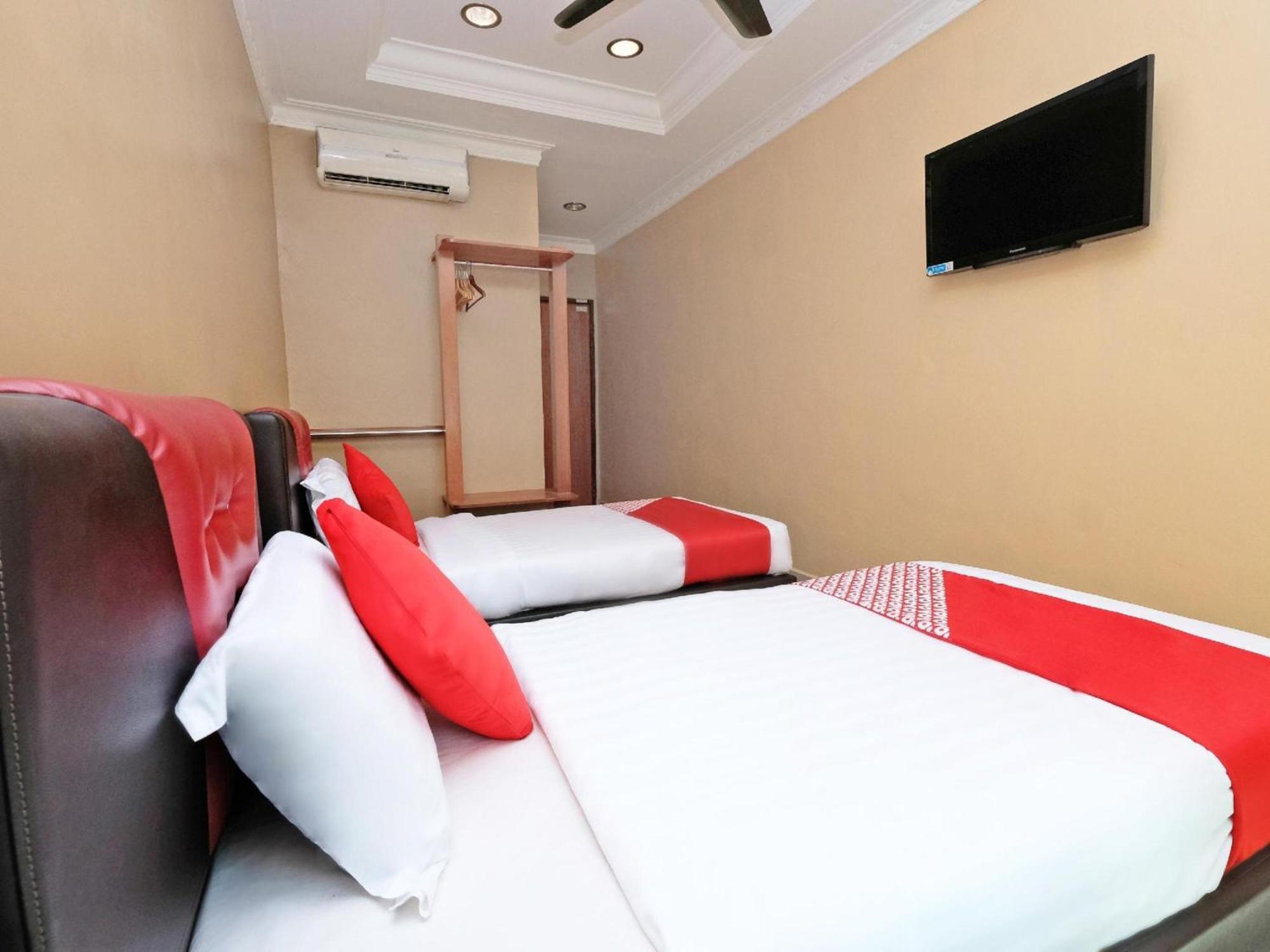 Super Oyo 707 Ayuni Hotel Bangi Extérieur photo
