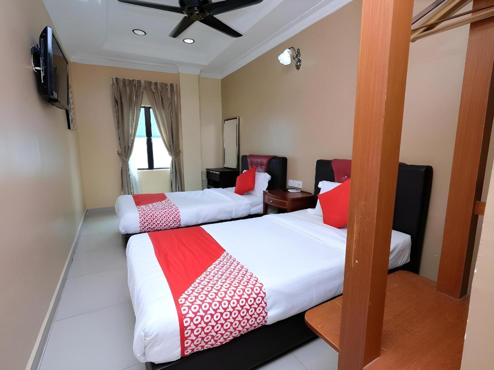 Super Oyo 707 Ayuni Hotel Bangi Extérieur photo