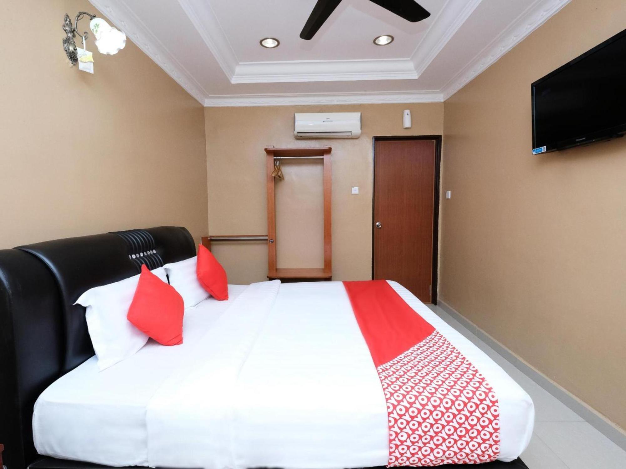 Super Oyo 707 Ayuni Hotel Bangi Extérieur photo